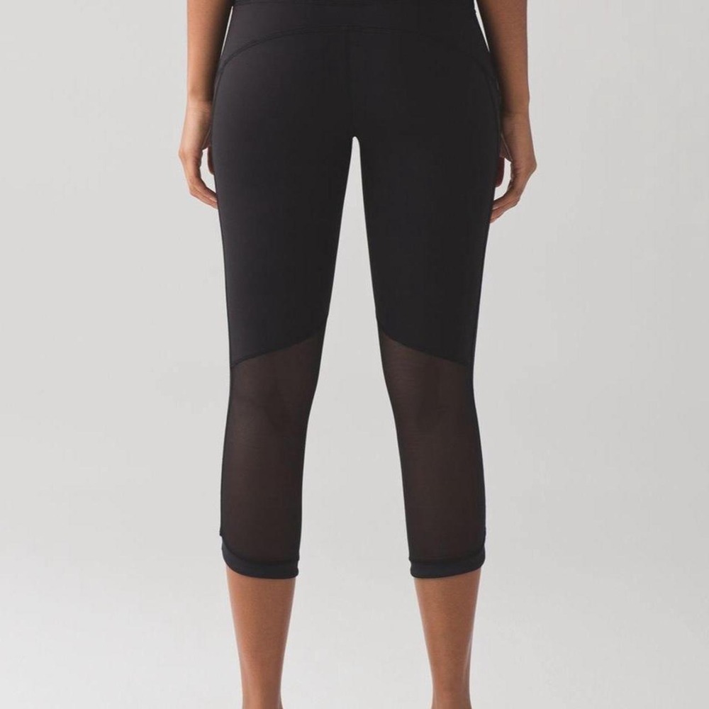 Lululemon Hit It 21" Crop Black Mesh Reflective Yoga Running Leggings Size 6